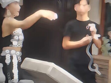 لا توجد أمور صعبة في العالم، باستثناء تصوير الفتيات 😂