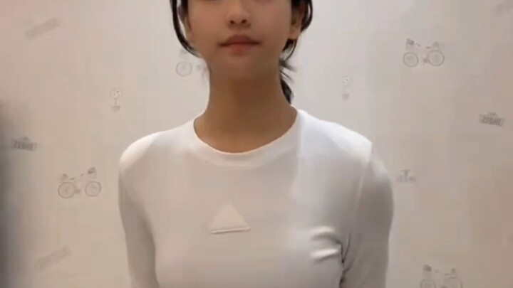 فتاة الكسر الجداري (الإصدار الفيديو رقم 351)