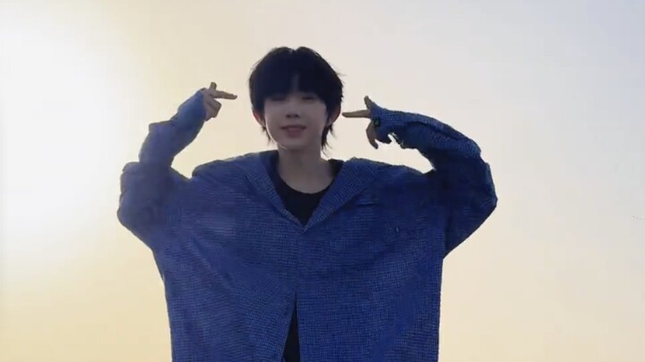 [Chen Yiheng] Baby Hen's 15th Birthday Surprise Arrives