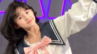 宽松版的jk昂～ 好像也还行昂昂昂不？😏#刘格格#养成系 #jk