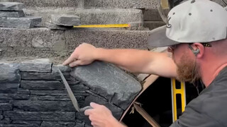 งานช่างหินที่สืบทอดกันมาในหมู่ชาวบ้าน ไม่คิดเลยว่าปัจจุบันยังได้เห็นอยู่ ช่างน่าอัศจรรย์จริงๆ