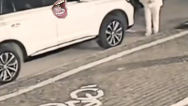 รถ: พวกเราสองคนใครตาบอดกันแน่?