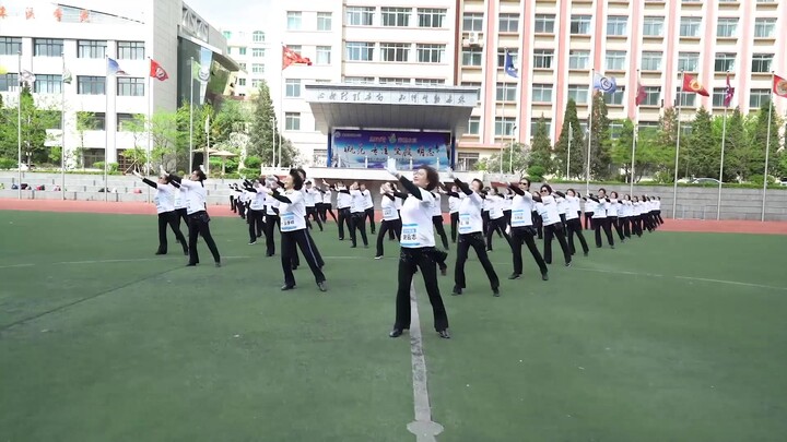 【Sáng Tạo Doanh 2019】Ngô Kế Phong được cổ vũ, phiên bản nhảy quảng trường của "Hét Lên Tên Tôi"