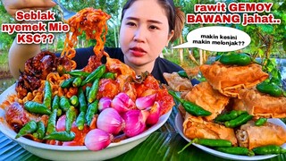 LEBIH BERASA⁉️ MAKAN SEBLAK NYEMEK MIE KSC TAMBAHAN BAWANG JAHAT CABE RAWIT MENTAH GORENGAN MUKBANG