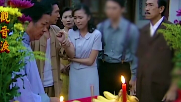 Arca dewa hendak segera diresmikan dengan upacara pembukaan mata, namun tiba-tiba arca itu justru me