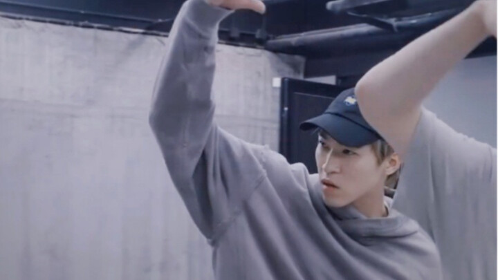 คลื่นความเย็นในห้องซ้อมและการซ้อม ｜INTO1 Santa Zando
