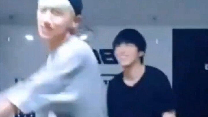 Mức độ tham gia của các thần tượng trong Street Man như thế nào? Thành viên trẻ nhất của DKB là Harr