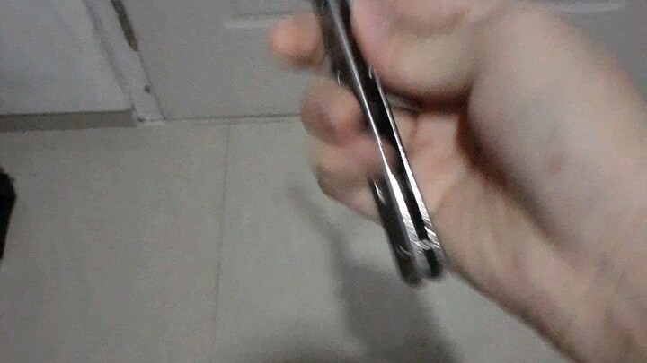 Butterfly Knife Basic Flip