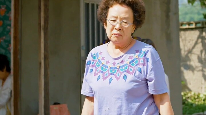 ผู้หญิงดูแลสามีเหมือนดูแลลูกชายมาตลอด 40 ปี