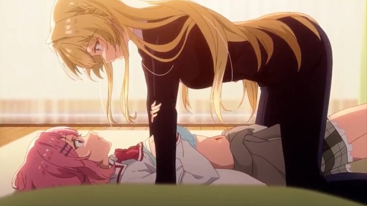 Yuri) senpai forced me to make out with her😋