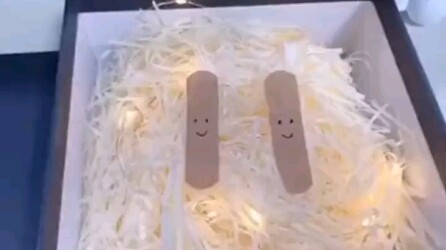 Netizen thoughtfully picked out a luxury-brand gift for their girlfriend!