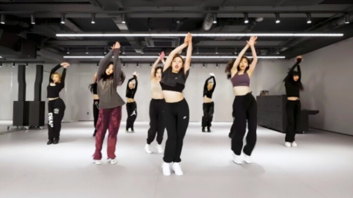 aespa's new song "Salty & Sweet" practice room revealed!