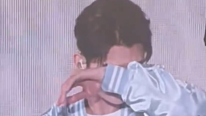 ซีซิ่วของเราเพิ่งร้องไห้ต่อหน้าทุกคนเป็นครั้งแรก