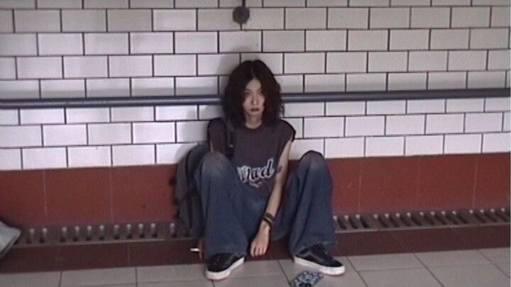 Masih hidup, tapi perasaannya sangat sedih.