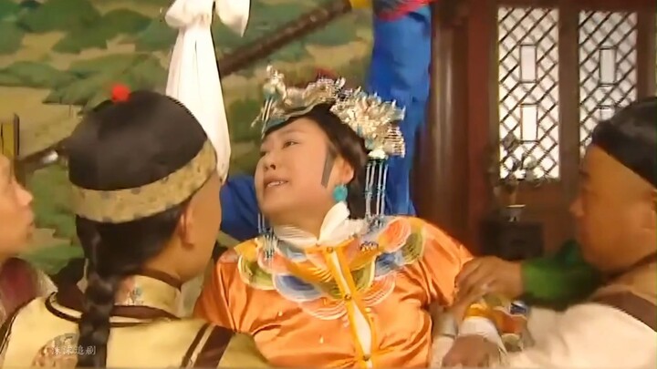 Hoàng Thái Cực vì đoạt ngôi vị đã nhẫn tâm ép mẹ của Đa Nhĩ Cổn phải tự vẫn.