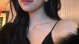 "Từ xa, tôi thấy một cuộc tụ họp của giới thượng lưu; từ gần, tôi thấy những bà mẹ kế đang tổ chức m