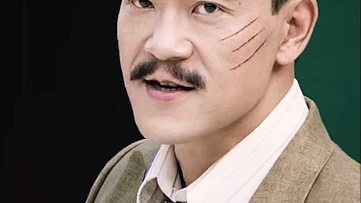 “Bình thường cô ấy cũng can đảm như vậy à?”