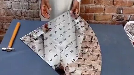 Sungguh menyusahkan mereka, melihatnya saja sudah lelah