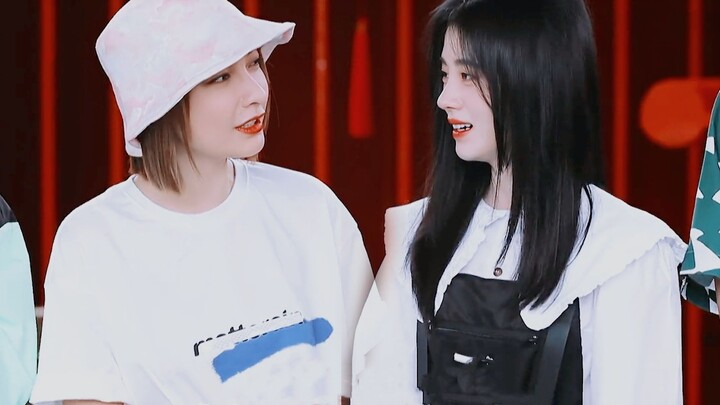 【Ju Jingyi x Wu Xin】I’m definitely not the only one shipping them—Sis is glued to Big Sister the who