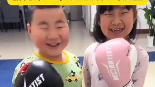 这家孩子质量真好，偷完第一拳从此没占到便宜一起长大一起玩耍