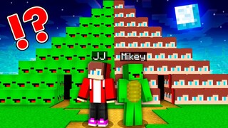 Survival PYRAMID BATTLE: JJ vs. Mikey in Minecraft Challenge - Maizen