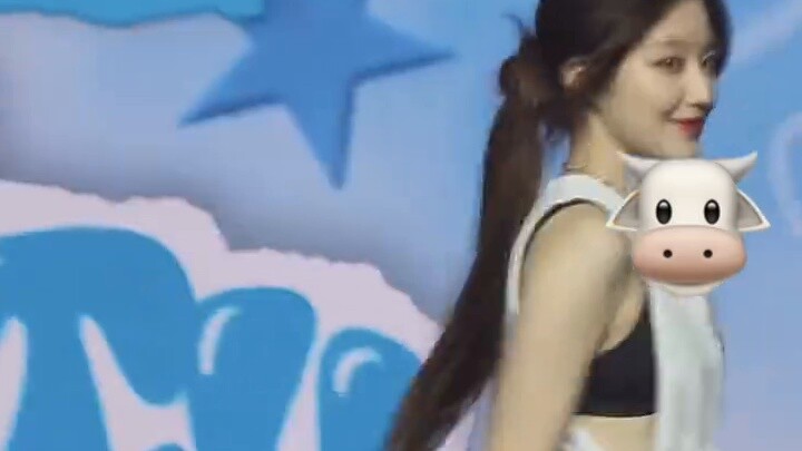 When Ye Shuhua saw my sign, she immediately danced the solo again