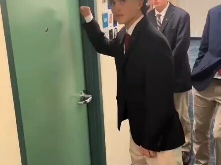 الرجال يضربون بدافع الحب ويوبخون بدافع الحنان، وهن الآن يخبرنك بطريقة مختلفة.