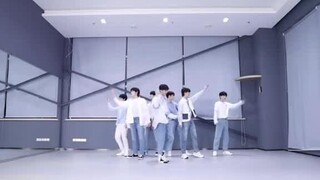 Cegah depresi sekali sehari Ma Jiaqi Ding Chengxin Song Yaxuan Liu Yaowen