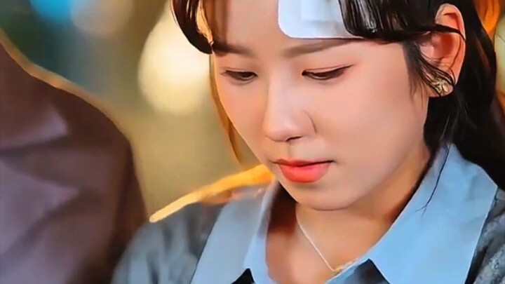 Whenever she sees the mysterious golden thread, she comes into a vast fortune#drama #movie