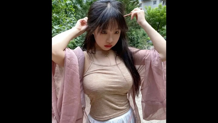 "Trời ạ, đây thực sự mới chỉ là lớp 8 sao???"