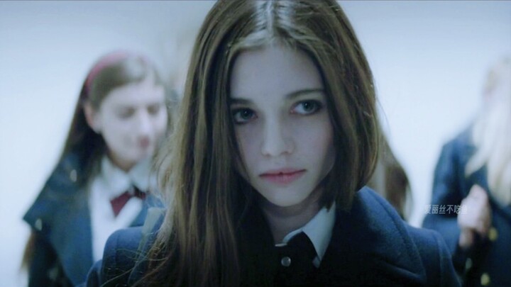 【Mỹ nhân điên cuồng】“Thế gian hôn lên nỗi đau của ta, ta đáp lại bằng máu mà thôi” | Người khác là đ