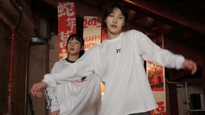 "Peaches also jumped on it"; Xi Jiaqi Iris dance photo 2025.1.22