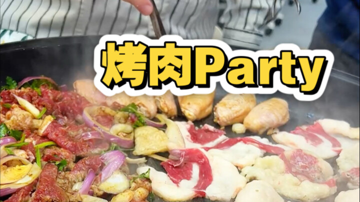 The Right Way to Enjoy a Group Dinner!