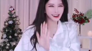 Cuộc sống của Đồng Tấn Thành: Dịch Tố Uyển Thanh và chú thỏ nhỏ lau cửa sổ! Hãy cùng nhau khiêu vũ t