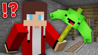 JJ Pranked Mikey With OP Items in Minecraft Funny Challenge - Maizen