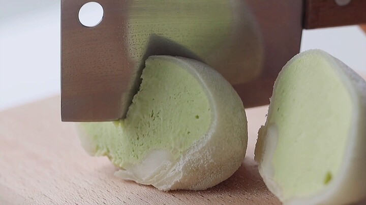 Avocado-flavored snow tangyuan—do you love it? #snowtangyuan#