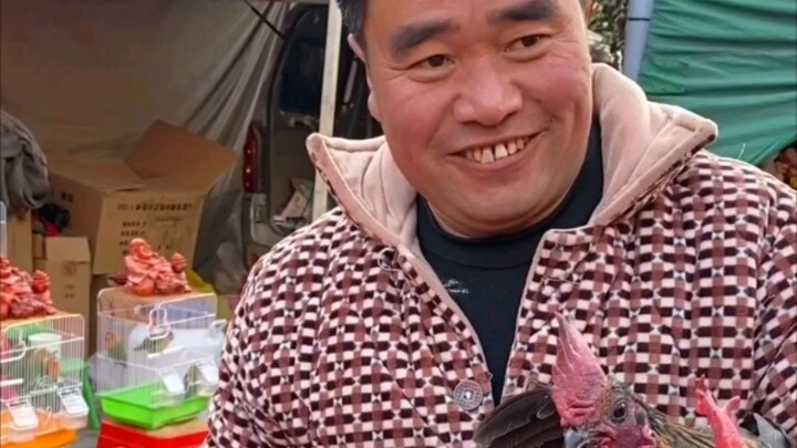 这老板心态挺好，最后还满脸笑容