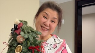 It's over, she said she was a Christmas tree...