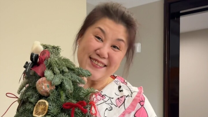 It's over, she said she was a Christmas tree...