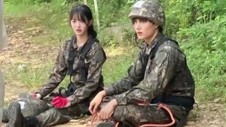 Kim Jong-in và Jang Won-young, dường như đã trở thành đôi bạn thân.