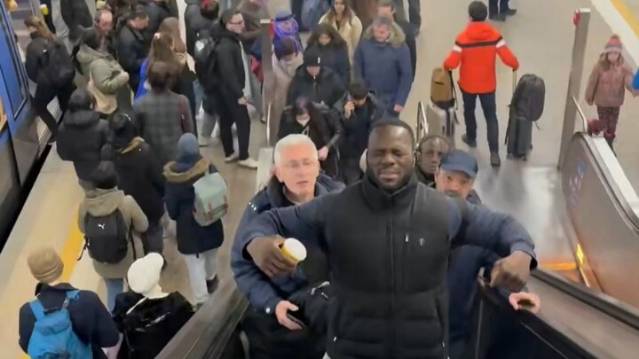 Seorang talenta tingkat atas asal Afrika yang hidup dari tunjangan sosial Jerman dengan mudah mengen
