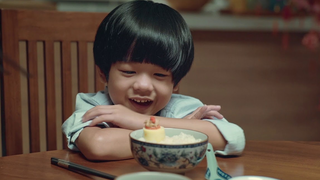 ทำไมเราถึงใช้ตะเกียบ? โฆษณาตรุษจีนมาเลเซียสุดอบอุ่นหัวใจ