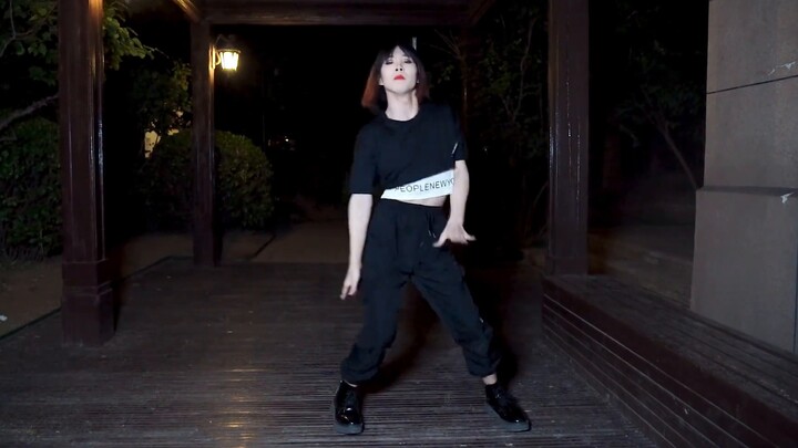 [Da Zhe] Dirasuki Mia?!! Berubah menjadi 1 yang ganas?~ Cover lengkap lagu baru EVERGLOW "First"