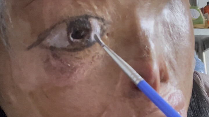 แต่งหน้าเพื่อให้ดูเหมือนมนุษย์จริงๆ