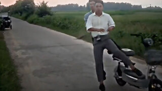 Versi Tiongkok Sun Ce (orang yang meninggalkan mobil)