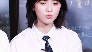 沈月聊到自己最初做vlog是受到女艺人朋友的启发，自己拍自己剪刚好发挥了所学编导专业的长处~