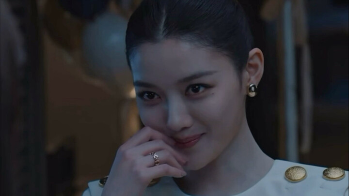 [Kim Yoo-jung] This scene totally blew my mind—I treat people I dislike just like this!