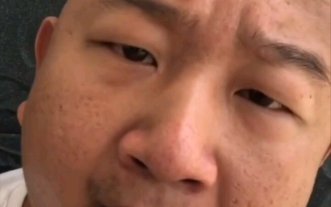 พี่เจียวจวี้ถูกแฟนคลับด่าระหว่างไลฟ์คู่กับแฟนๆ จนโกรธจัด ขู่ว่าถ้าไม่ขอโทษจะกระโดดแม่น้ำ