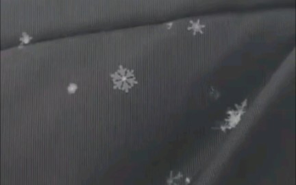 When the snowflakes from cartoons appear in real life