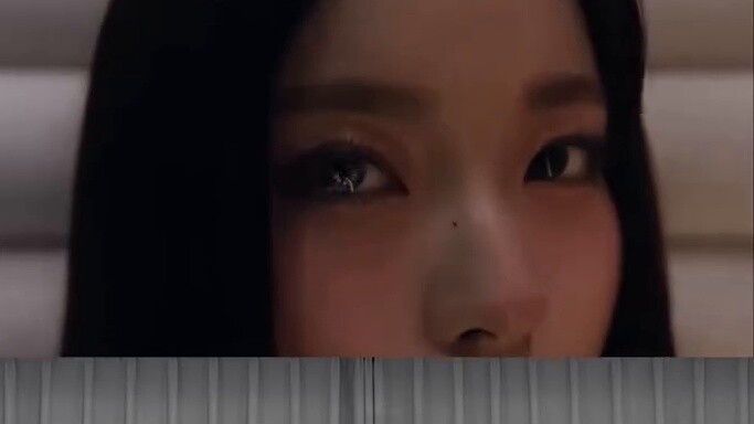 โปรดักชั่นสุดอลังการ 18 ชุดในหนึ่งการเต้น! NMIXX ชื่นชมกันใหญ่เลย~ เวอร์ชั่น "Wear whose clothes are